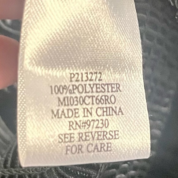 Absolutely Famous Lady’s Blouse with Gathered Hemline; Size L - Picture 11 of 11